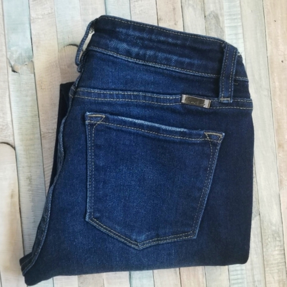 KanCan Blue Ankle Cropped Jeans with Modern Fading